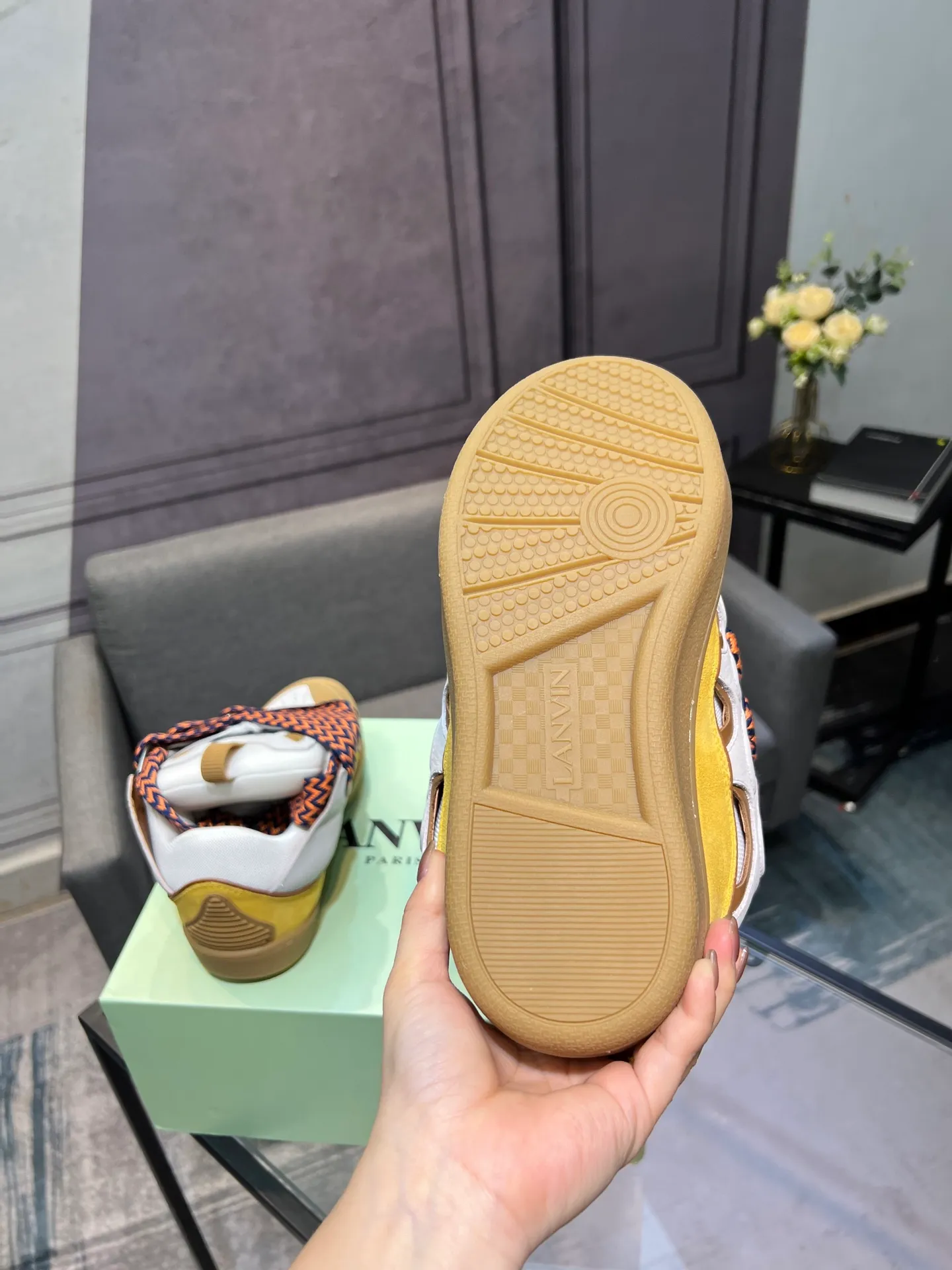 Men's men's shoes💰780 [LANVIN] Latest lace-up fashionable casual sneakers for couples High-quality CLAY couple series‼ ️ The latest trendy products of the season 🌈Many bloggers have planted grass and purchased the original open-mold customization. The upper and outsole are sewn with mark threads without edge sealing. Multiple material splicing combination design. Very versatile for fashionable and casual wear. Comfortable on the feet. Recommended for self-retention (upper cowhide + cow suede + breathable mesh) inner foot pad cowhide exclusive original open-mold clear logo rubber outsole ⚠️36-44 yards (45 custom-made)